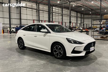 White 2023 MG MG5 Sedan Vibe