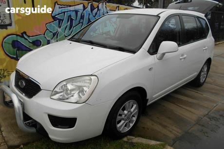 White 2012 Kia Rondo Wagon Si