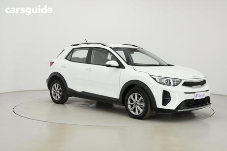 White 2024 Kia Stonic Wagon S