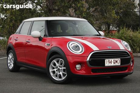 Red 2018 Mini Cooper Hatchback 5D Hatch