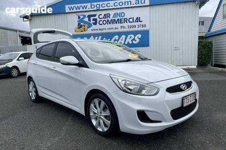 White 2018 Hyundai Accent Hatchback Sport