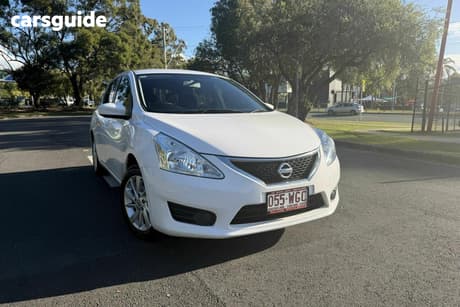 White 2015 Nissan Pulsar Hatchback St
