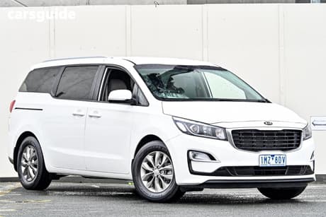 White 2018 Kia Carnival Wagon Si