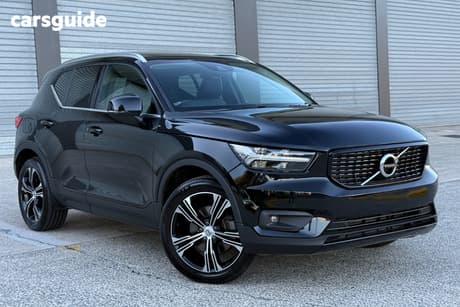 Black 2022 Volvo XC40 Wagon T4 Inscription (Awd)