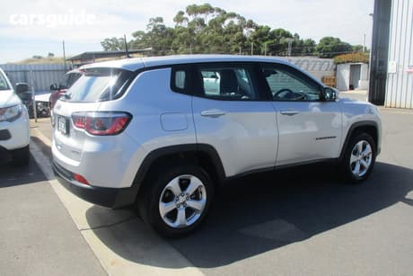Silver 2018 Jeep Compass Wagon Sport (Fwd)