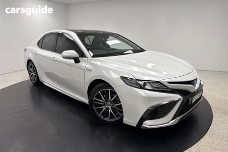 White 2024 Toyota Camry Sedan Sl Hybrid