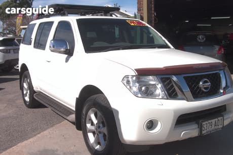 White 2011 Nissan Pathfinder Wagon Ti (4X4)