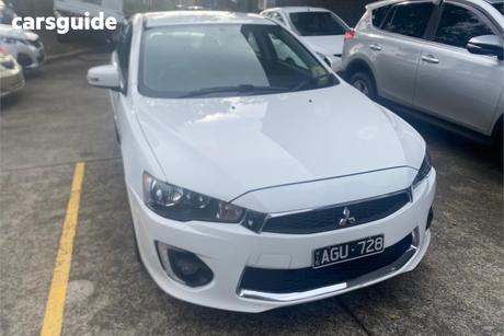 White 2015 Mitsubishi Lancer Sedan Es Sport