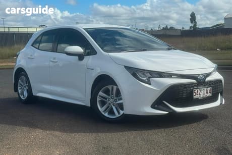 White 2018 Toyota Corolla Hatchback Ascent Sport (Hybrid)