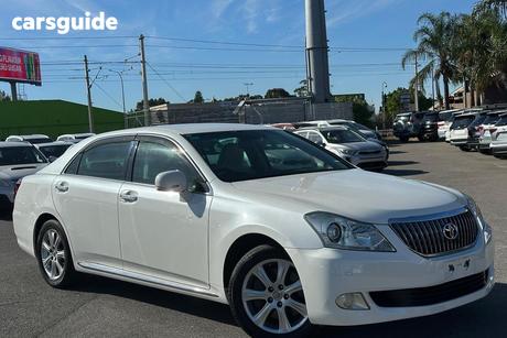 White 2010 Toyota Crown Sedan MAJESTA