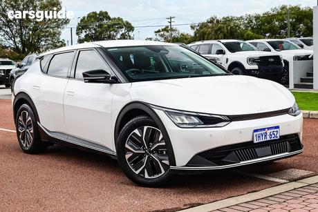 White 2023 Kia EV6 Wagon Air Rwd