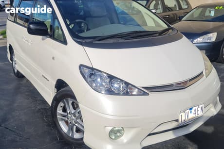 White 2004 Toyota Estima Wagon