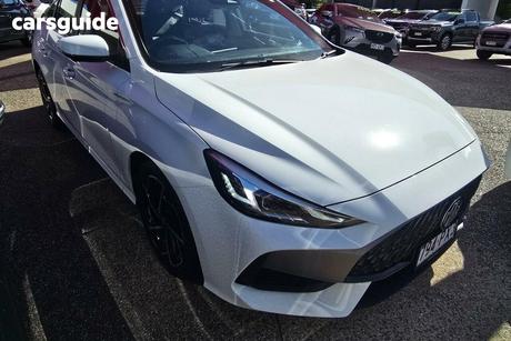 White 2024 MG MG5 Sedan Essence
