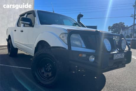 White 2012 Nissan Navara Dual Cab Pick-up St-X (4X4)