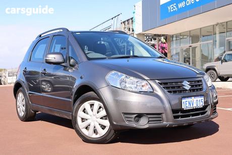 Grey 2014 Suzuki SX4 Hatchback Crossover Navigator