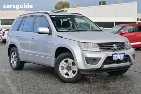 Silver 2014 Suzuki Grand Vitara Wagon Urban Navigator