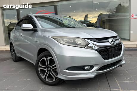 Silver 2015 Honda Vezel SUV