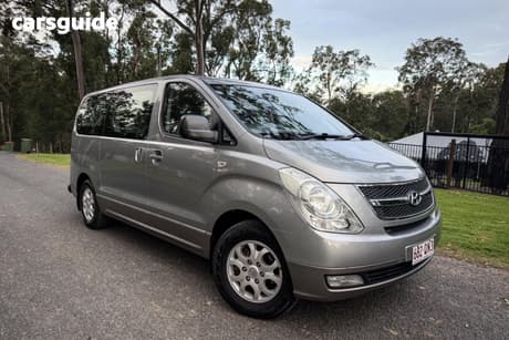 Silver 2011 Hyundai Imax Wagon