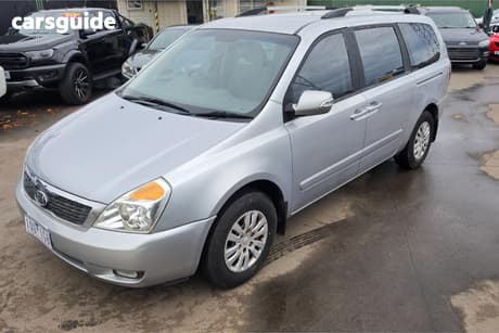 Silver 2011 Kia Grand Carnival Wagon Si