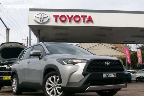 Silver 2025 Toyota Corolla Cross Wagon Gx 2Wd Hybrid