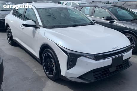 White 2025 Kia K4 Sedan Sport