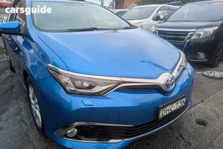 Blue 2016 Toyota Corolla Hatchback Hybrid