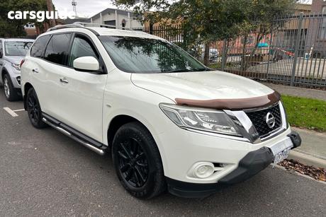 White 2017 Nissan Pathfinder Wagon St (4X2)