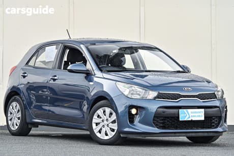 Blue 2018 Kia RIO Hatchback S