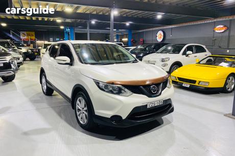 White 2016 Nissan Qashqai Wagon St (4X2)