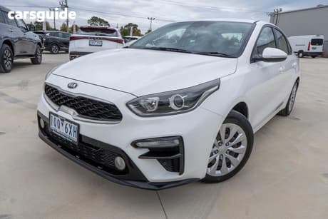 White 2018 Kia Cerato Sedan S