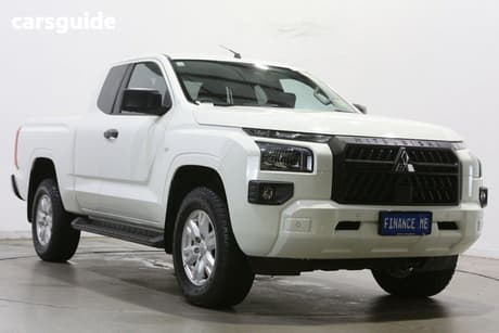 White 2025 Mitsubishi Triton Club Cab Pickup Glx+ (4X4)