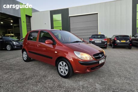 Brown 2009 Hyundai Getz Hatchback S