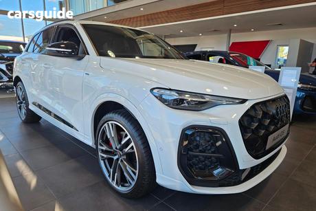 White 2026 Audi Q5 SUV E-HYBRID 270KW