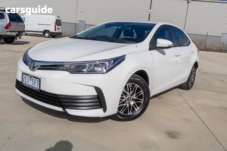 White 2018 Toyota Corolla Sedan Ascent