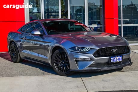 Silver 2019 Ford Mustang Fastback Gt 5.0 V8