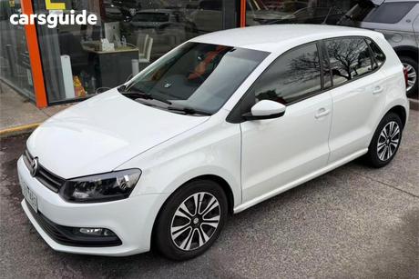 White 2017 Volkswagen Polo Hatchback 66 Tsi Trendline