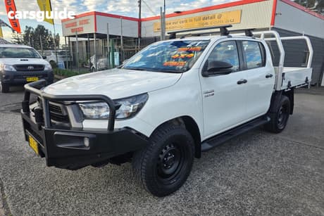 White 2020 Toyota Hilux Double Cab Chassis Sr (4X4)