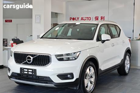 White 2022 Volvo XC40 Wagon T4 Momentum (Fwd)