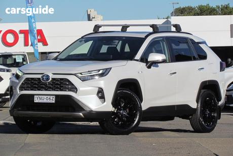 White 2023 Toyota RAV4 Wagon Cruiser (Awd) Hybrid