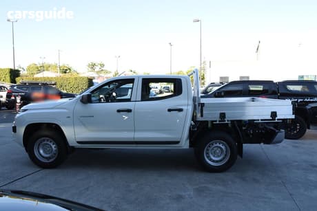 White 2025 Mitsubishi Triton Double Cab Chassis Glx (4X4)