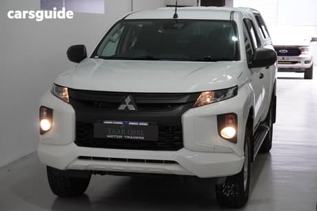 White 2019 Mitsubishi Triton Double Cab Pick Up Glx Plus (4X4)