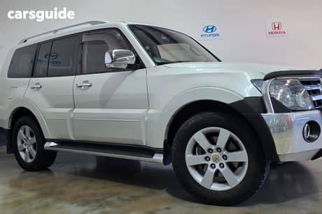 White 2009 Mitsubishi Pajero Wagon Vr-X Lwb (4X4)