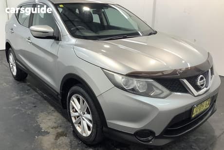 Grey 2015 Nissan Qashqai Wagon St (4X2)