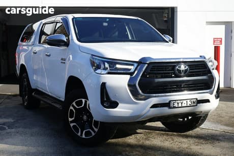 White 2023 Toyota Hilux Double Cab Pick Up Sr5 + Premium Interior (4X4)