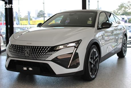 White 2025 Peugeot 408 SUV GT PREMIUM HYBRID F