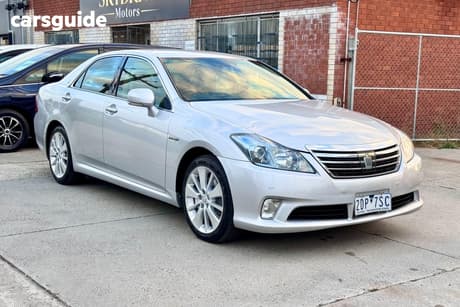 Silver 2010 Toyota Crown Sedan (HYBRID) GWS204