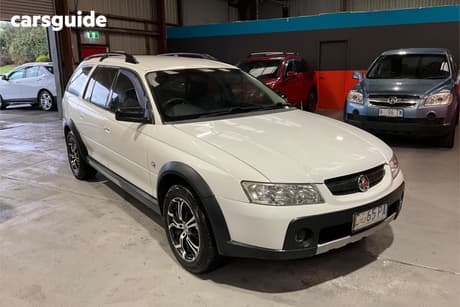 White 2006 Holden Adventra Wagon Sx6