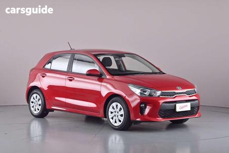 Red 2018 Kia RIO Hatchback S