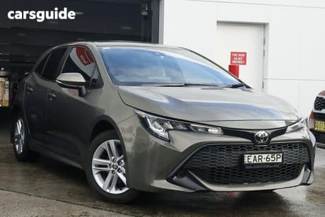 Grey 2018 Toyota Corolla Hatchback Ascent Sport