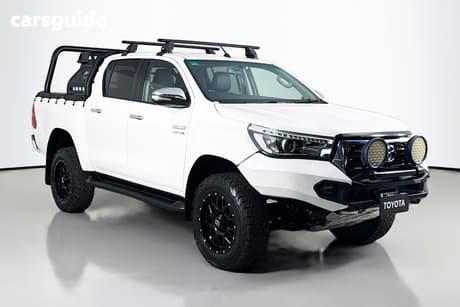 White 2019 Toyota Hilux Double Cab Pick Up Sr5 (4X4)